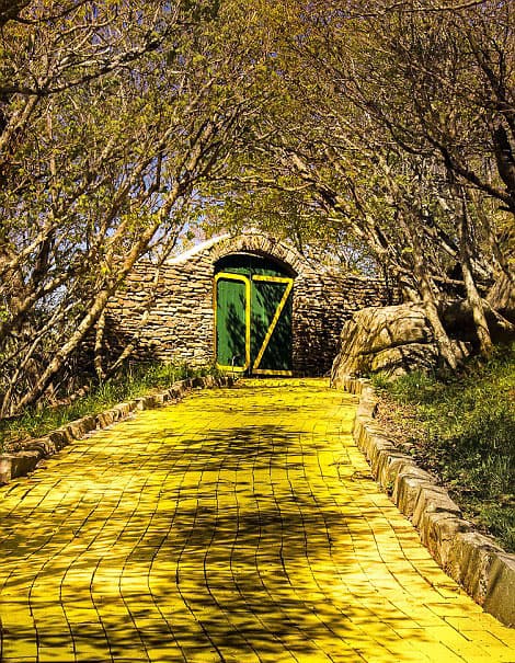 yellow brick road to Oz